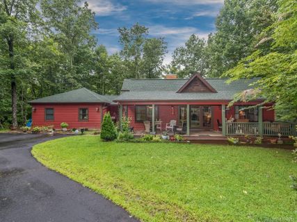90 Falling Leaf Lane sold home in Hoblestik Ridge, Saluda, NC