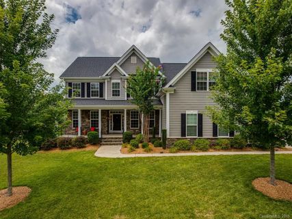 3024 Twin Lakes Drive