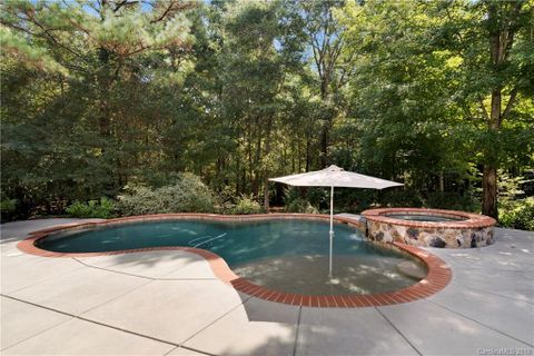9003 Yellow Pine Court