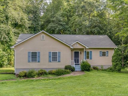 320 Melissa Way sold home in Rugby Meadows, Hendersonville, NC