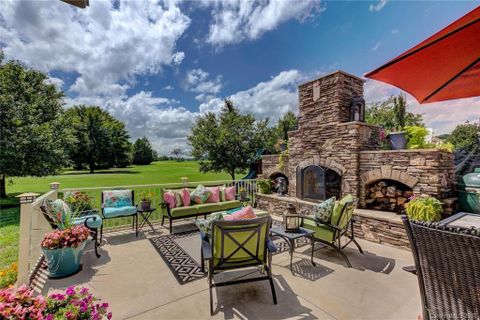 323 Muirfield Way