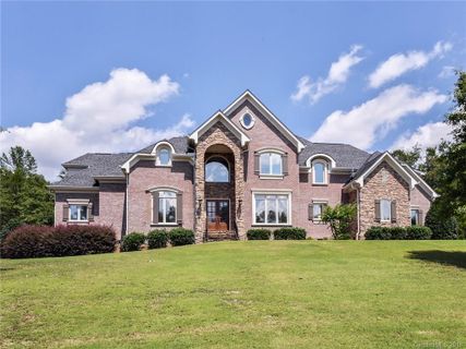 6033 Willowood Road