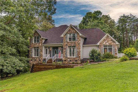 128 Flat Branch Trail sold home in Hemlock Crossing, Mill Spring, NC