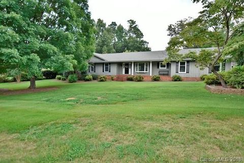 2136 Windemere Road