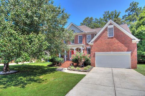 2532 Barrington Court