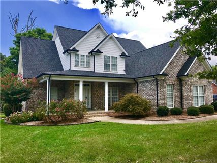 4949 Huddersfield Drive sold home in Clare Haven, Harrisburg, NC