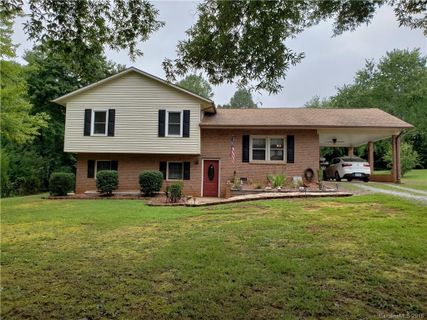 3405 Country Acres Drive sold home in Country Acres, Maiden, NC