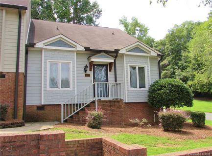 1017 Kenilworth Court