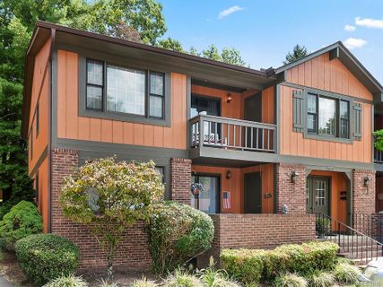 1737 Haywood Manor Road 9-C