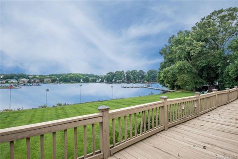 16906 Lake Shore Drive