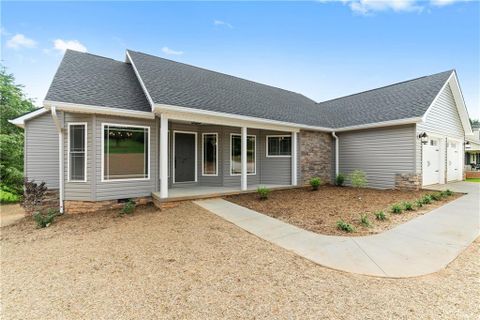 17 Greenway Drive