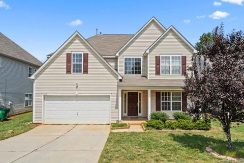 5826 Twin Brook Drive sold home in Oakbrook, Charlotte, NC