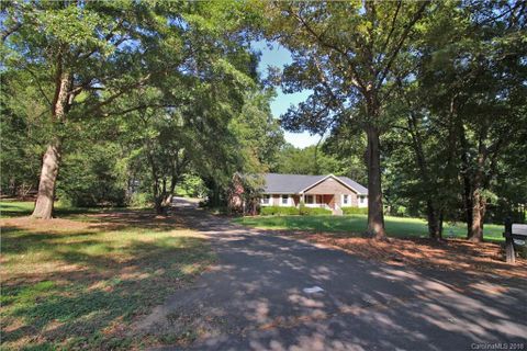 238 1st Place sold home in Black Horse Run, Fort Mill, SC