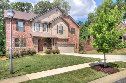 216 Kingsdown Avenue