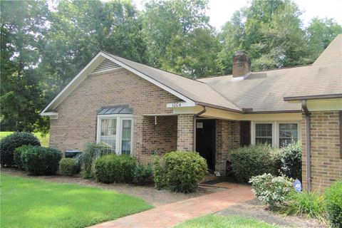 1004 Colby Circle