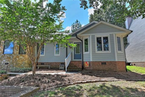1007 Nw Kenilworth Court