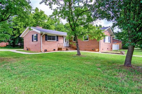 1423 Greenwood Lane