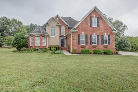105 Lake Field Court