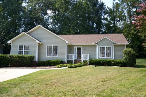 302 Chinaberry Drive