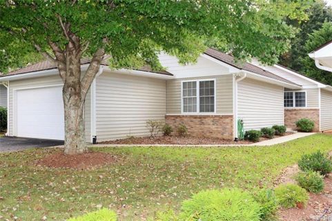 302 Creeks End Circle