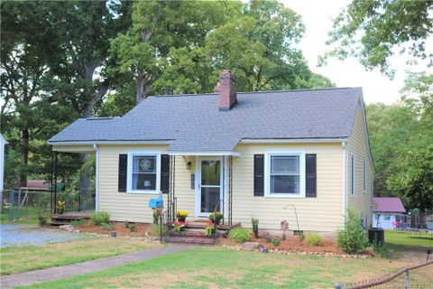 223 E Parkwood Circle