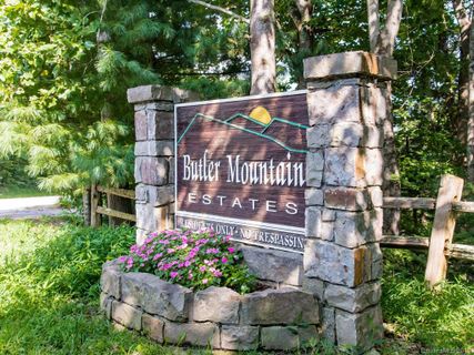92 Dj Drive 329 sold home in Butler Mountain Highlands, Fairview, NC