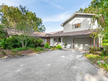 203 Woods End Drive sold home in Jeter Mtn Terrace, Hendersonville, NC