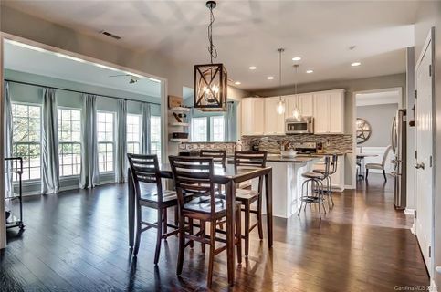 524 Fair Oaks Drive