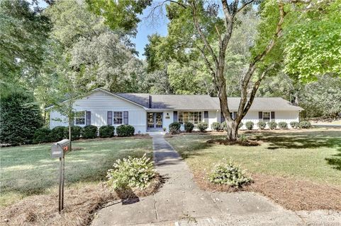 5500 Holyoke Lane