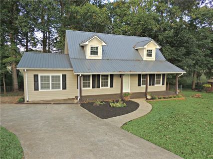 1548 Castell Lane