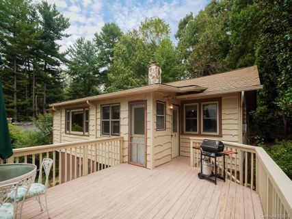 296 O Hara Circle sold home in Country Club Estates, Hendersonville, NC
