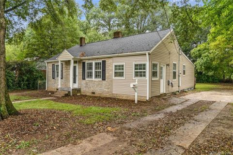 1110 Poston Circle