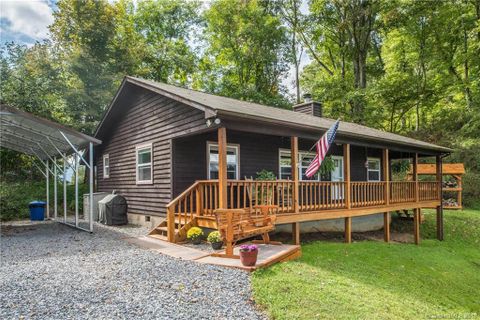 633 Treetop Lane