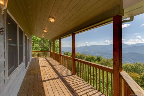 665 Summit Ridge Drive sold home in Walnut Creek Ridge, Waynesville, NC