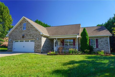 2136 Picnic Drive