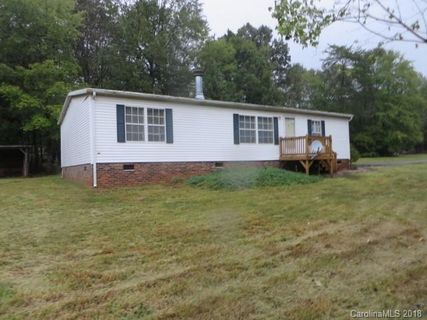 5015 Chucks Lane