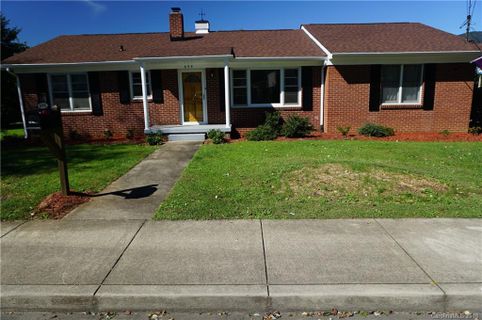 698 Camelot Drive