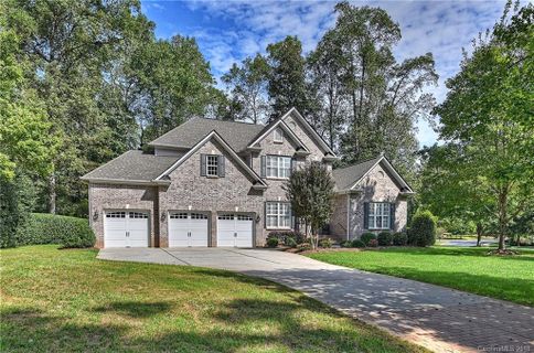 5204 Turkey Oak Drive