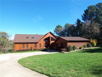 2960 Laura Road sold home in Shallowbrook Farms, Shelby, NC
