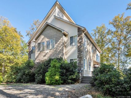 323 Jacks Knob Road