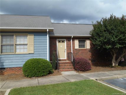 1300 Larchmont Place 703