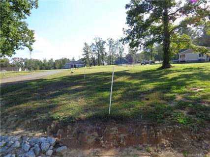 86 Copper Crest Circle pending home in Vista At Blacksmith Run, Hendersonville, NC