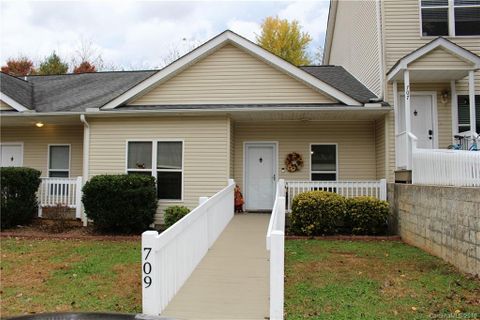 709 Villas Court 31 sold home in Villas at Cedar Hill, Asheville, NC