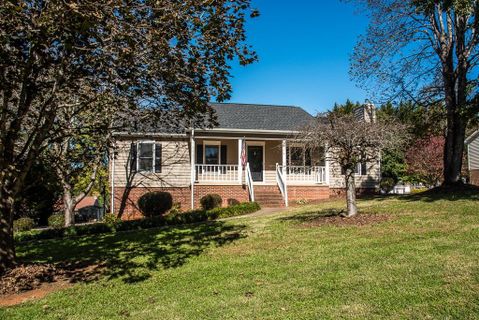 12 Fox Ridge Drive