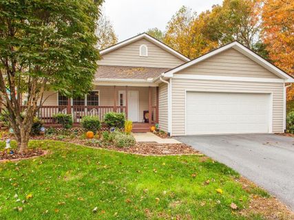 138 Wildwood Forest Lane sold home in The Glens at Aberdeen, Mills River, NC