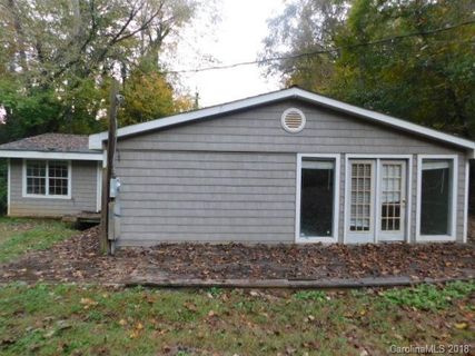 369 Lakewood Circle