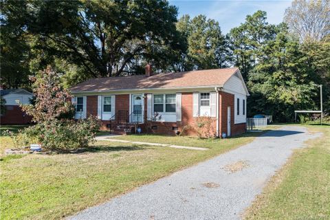 6306 Tuckaseegee Road sold home in Tuckaseegee, Charlotte, NC