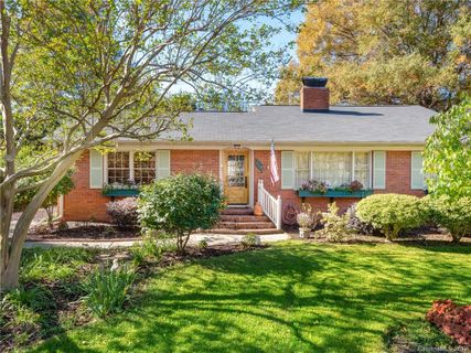 215 Anthony Circle sold home in Wendover Hills, Charlotte, NC