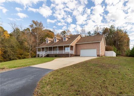 2304 Paraham Road sold home in The Hylands, York, SC