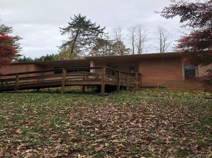 2209 N Stoney View Court sold home in Stoneycrest, Hendersonville, NC
